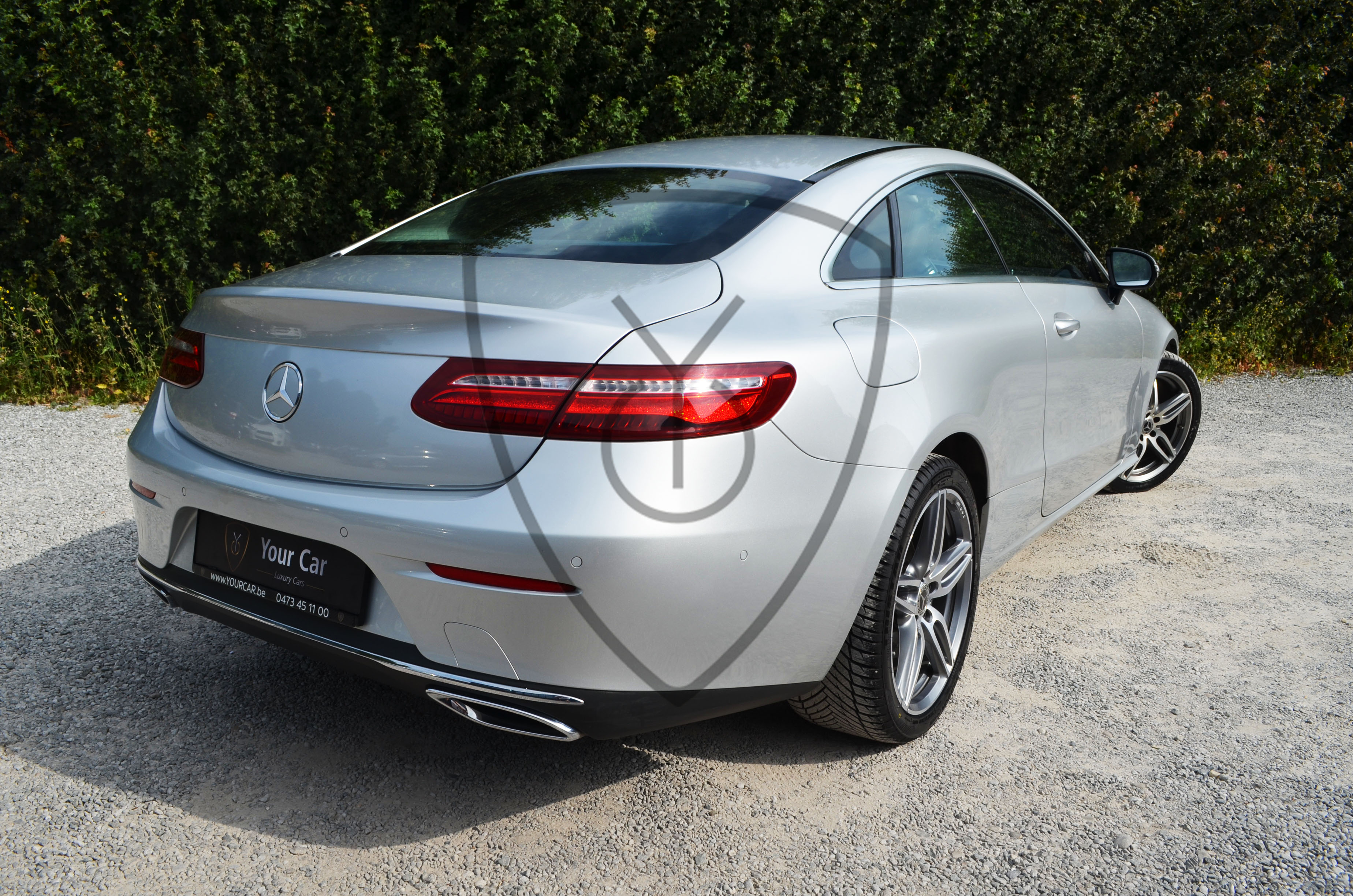 MERCEDES-BENZ-E220 — image 32
